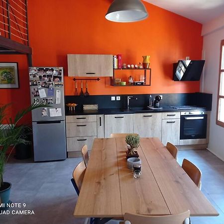 Appartement Loft Vue Palais Des Papes à Avignon Extérieur photo